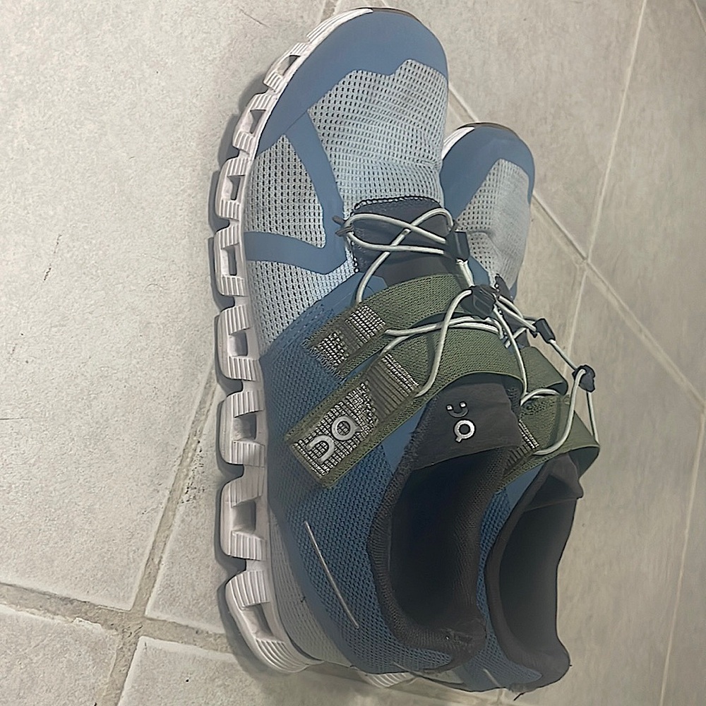 On Cloud Women’s Running Shoes Green Blue Gorpcore Sneakers Size 9